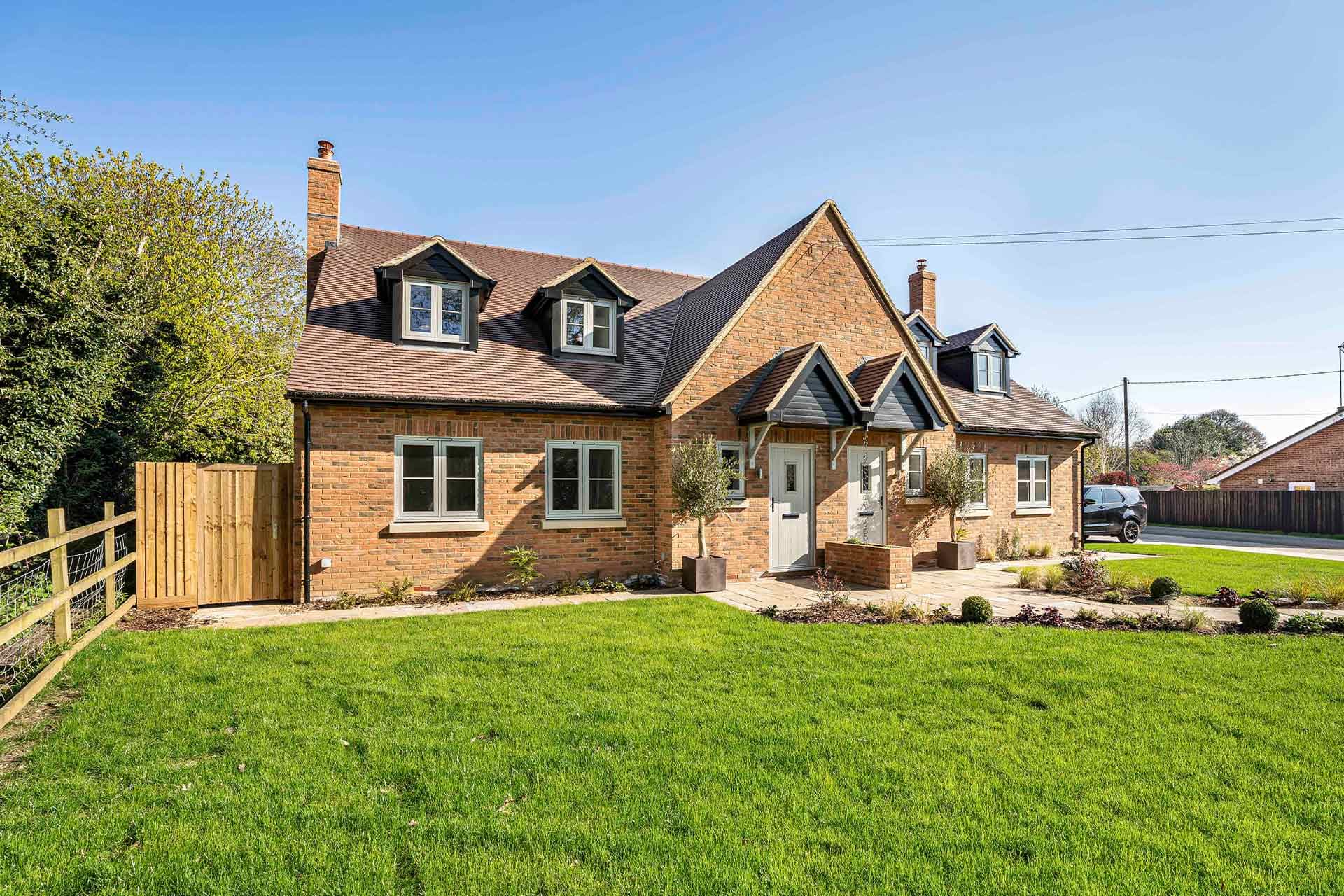 <span style="color:hsl(0, 0%, 100%);">What's your home worth?</span>